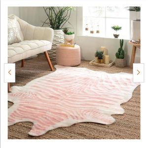 nuLOOM Pink Zebra Stripped Rug 5’ x 6’7” NO STAINS LIKE NEW